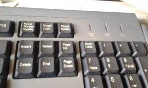 键盘打不出字怎么回事 键盘打不出字怎么解锁